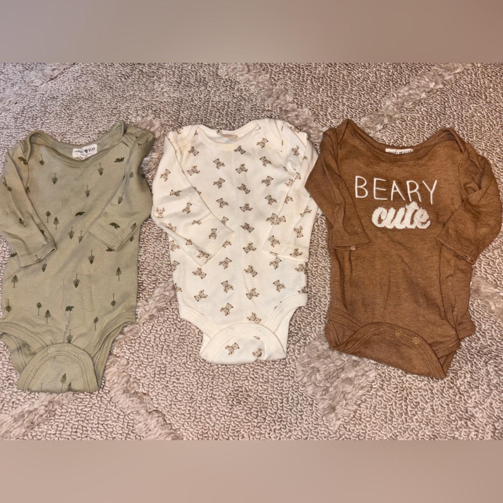 Set of 3 long sleeve onesies